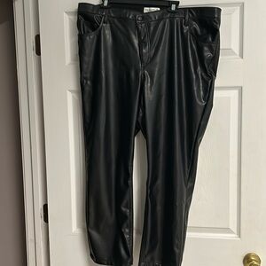 Women’s Abercrombie & Fitch black vegan leather pants (Worn Once)